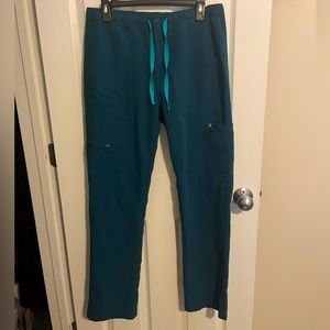 FIGS Men’s Cairo Cargo Scrub Bottoms, Caribbean Blue, Sz M